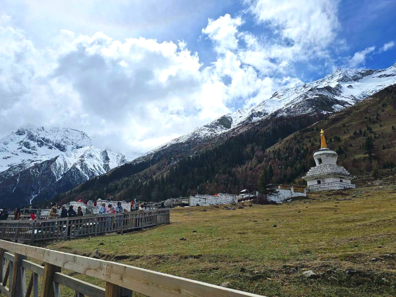 AD-TFU013-9C : เฉินตู ภูเขาสี่ดรุณี อุทยานปี้เผิงโกว | 5 วัน 4 คืน