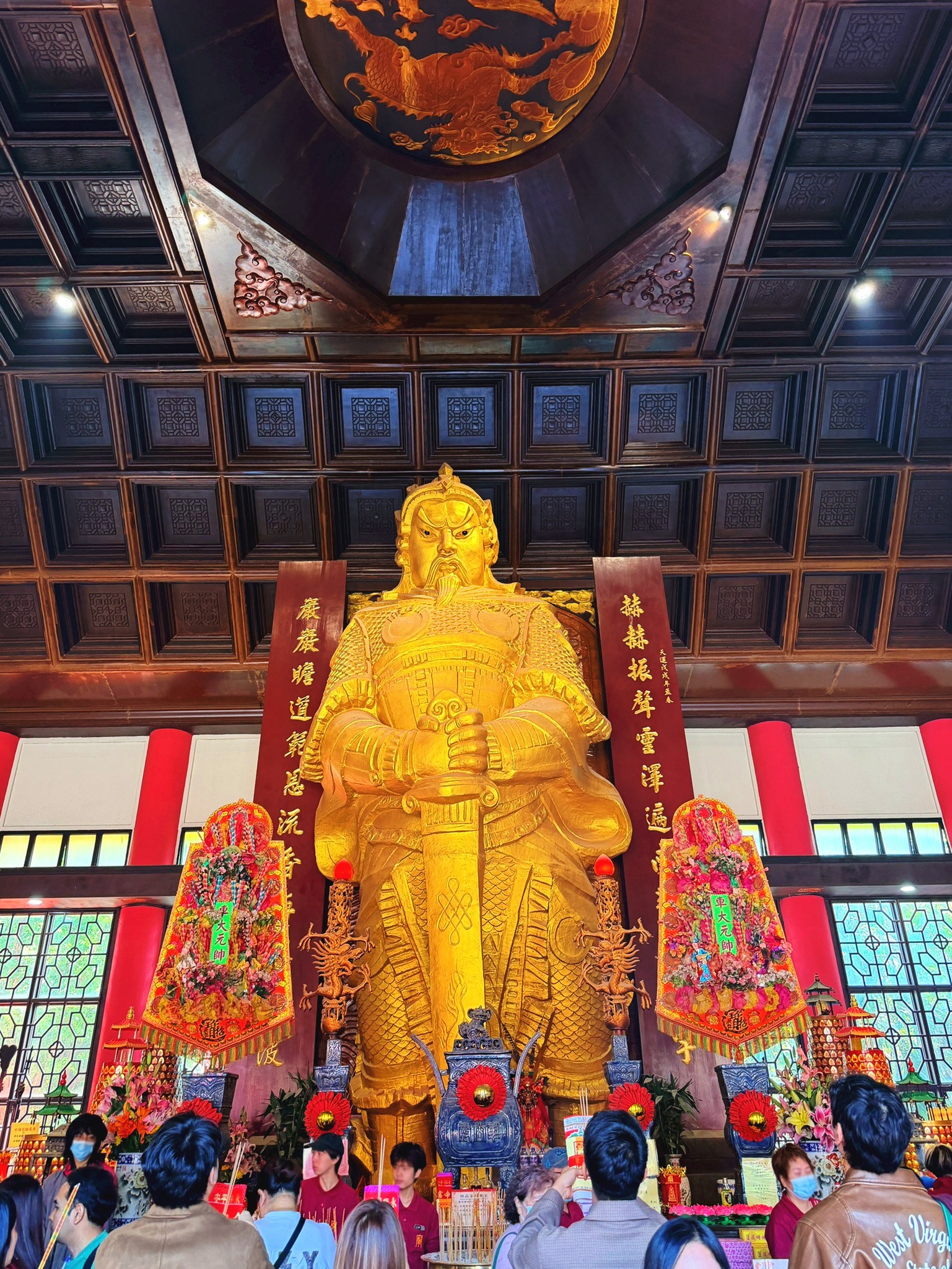 AD-HKG003-HB : ยืมเงินเจ้าแม่กวนอิมวันเปิดท้องพระคลัง ไหว้พระ 8 วัด | 4 วัน 2 คืน