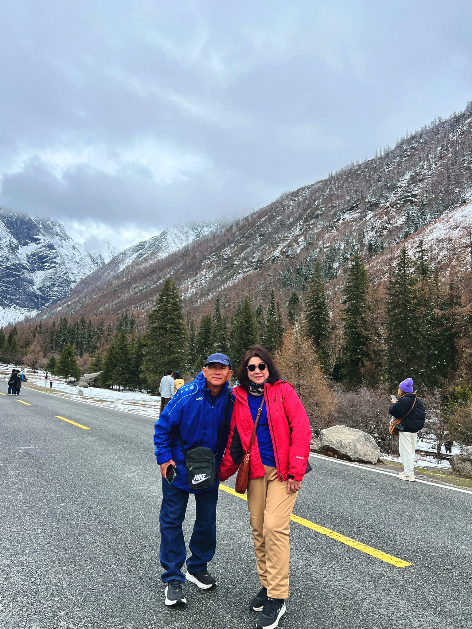 AD-TFU013-9C : เฉินตู ภูเขาสี่ดรุณี อุทยานปี้เผิงโกว | 5 วัน 4 คืน