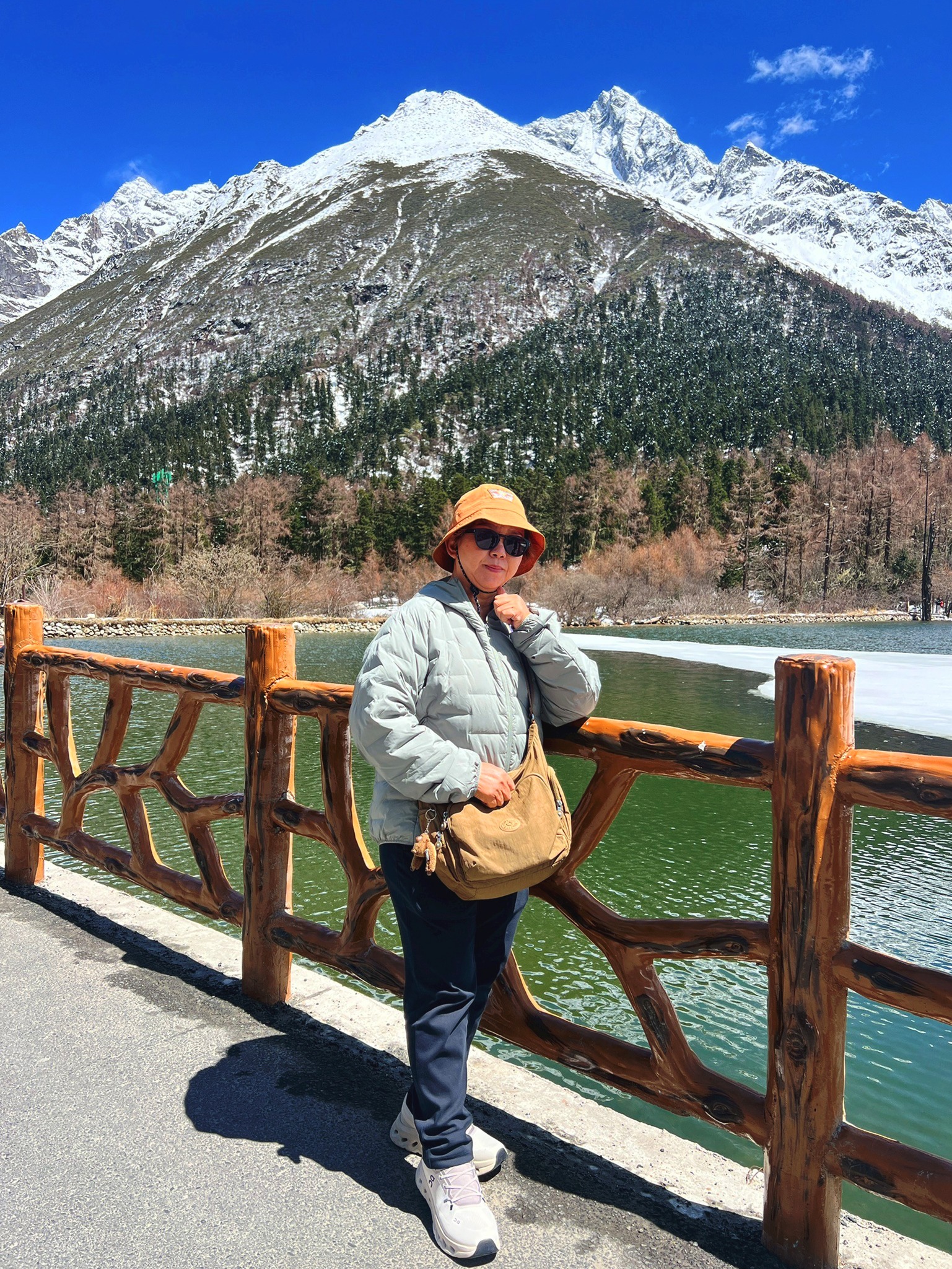 AD-TFU013-9C : เฉินตู ภูเขาสี่ดรุณี อุทยานปี้เผิงโกว | 5 วัน 4 คืน