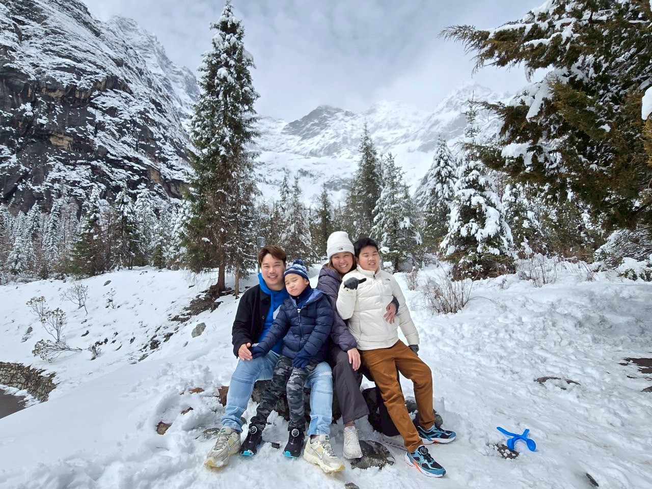 AD-TFU004-SL : เฉิงตู ภูเขาสี่ดรุณี อุทยานปี้เผิงโกว | 6 วัน 5 คืน