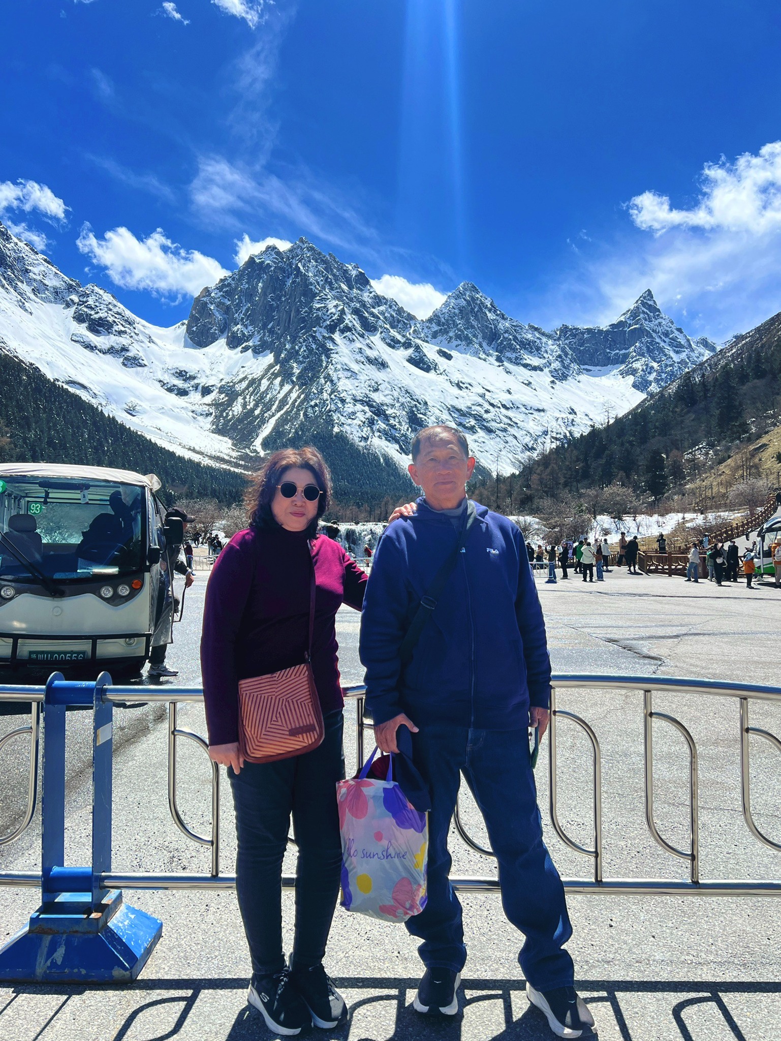 AD-TFU013-9C : เฉินตู ภูเขาสี่ดรุณี อุทยานปี้เผิงโกว | 5 วัน 4 คืน