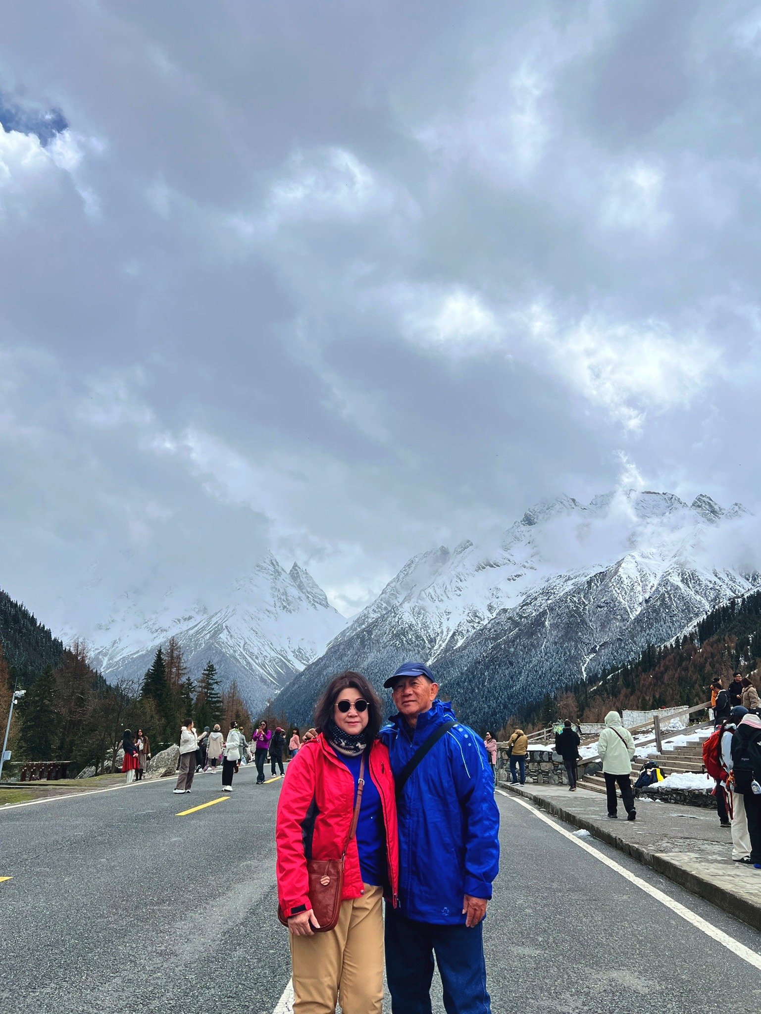 AD-TFU013-9C : เฉินตู ภูเขาสี่ดรุณี อุทยานปี้เผิงโกว | 5 วัน 4 คืน