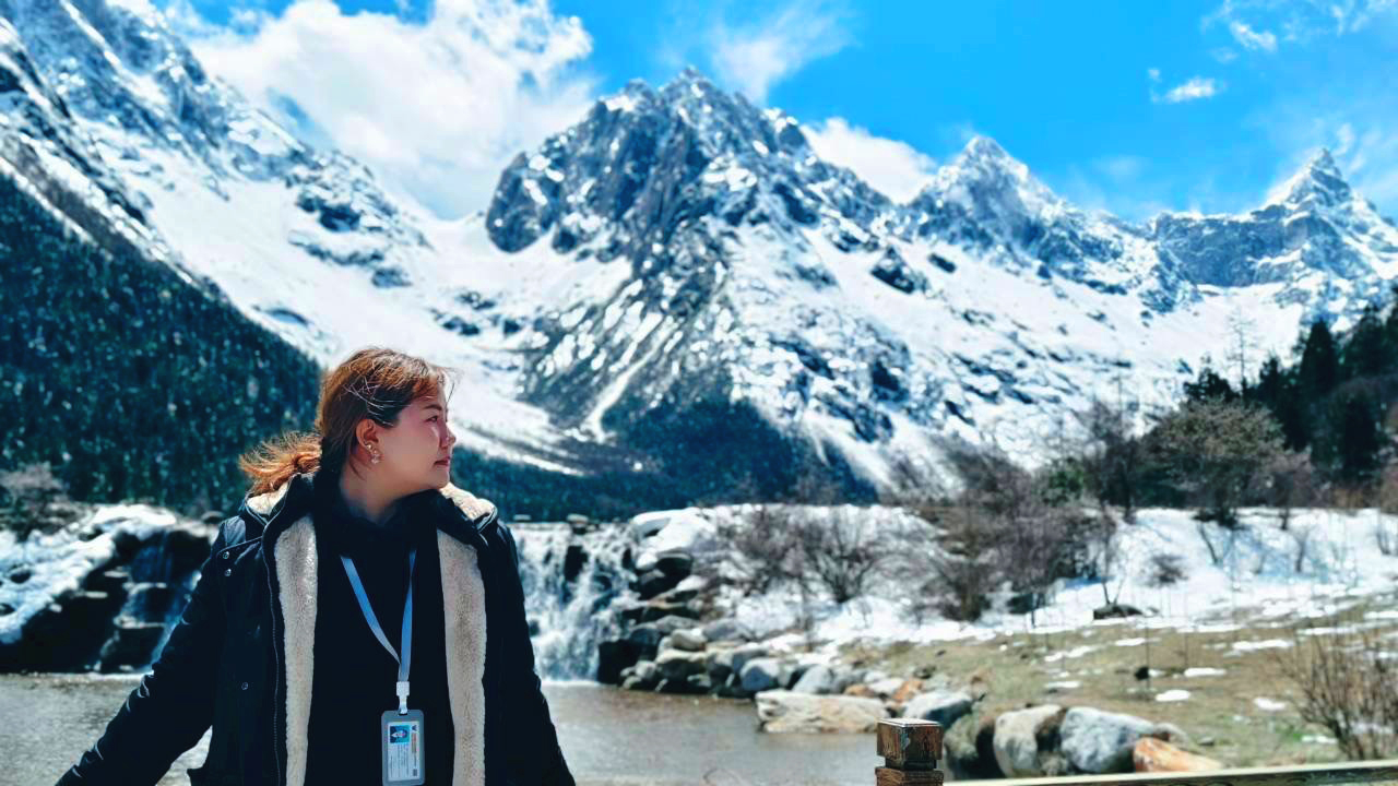 AD-TFU013-9C : เฉินตู ภูเขาสี่ดรุณี อุทยานปี้เผิงโกว | 5 วัน 4 คืน