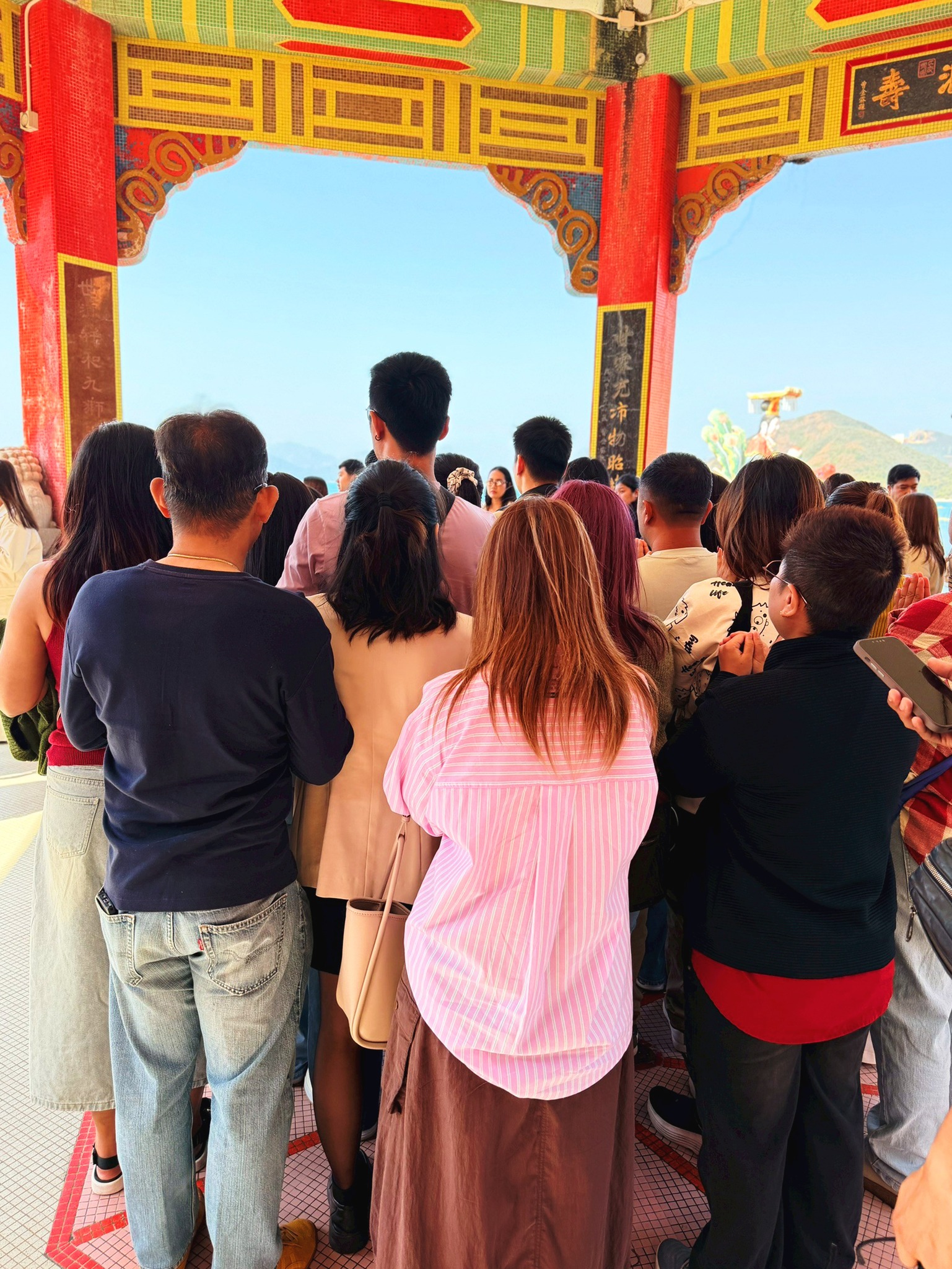 AD-HKG003-HB : ยืมเงินเจ้าแม่กวนอิมวันเปิดท้องพระคลัง ไหว้พระ 8 วัด | 4 วัน 2 คืน