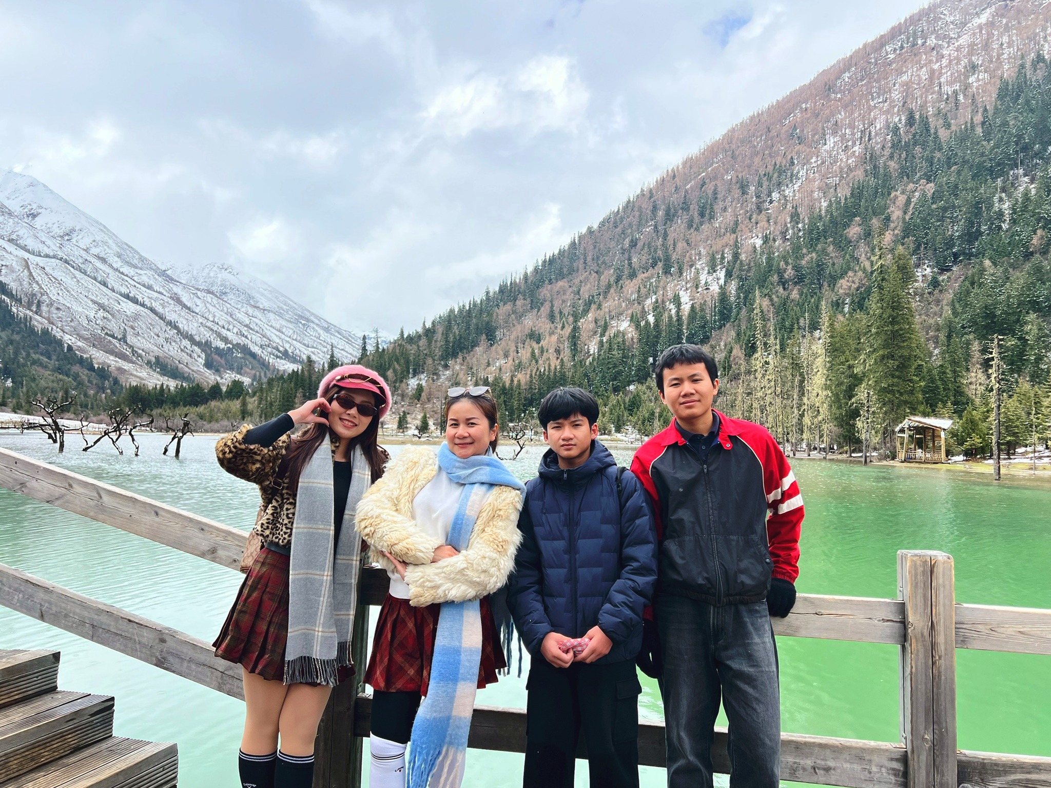 AD-TFU013-9C : เฉินตู ภูเขาสี่ดรุณี อุทยานปี้เผิงโกว | 5 วัน 4 คืน