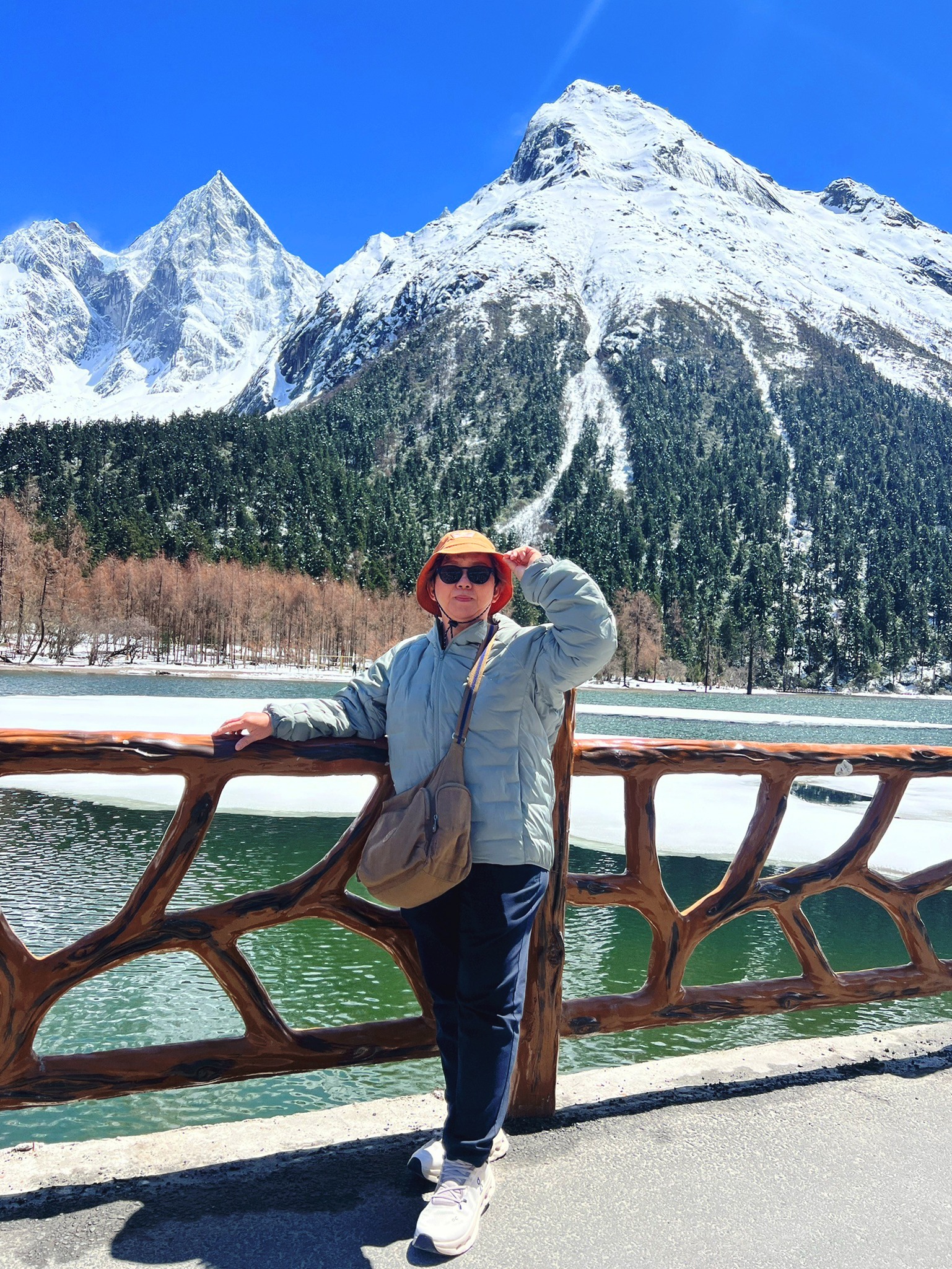 AD-TFU013-9C : เฉินตู ภูเขาสี่ดรุณี อุทยานปี้เผิงโกว | 5 วัน 4 คืน