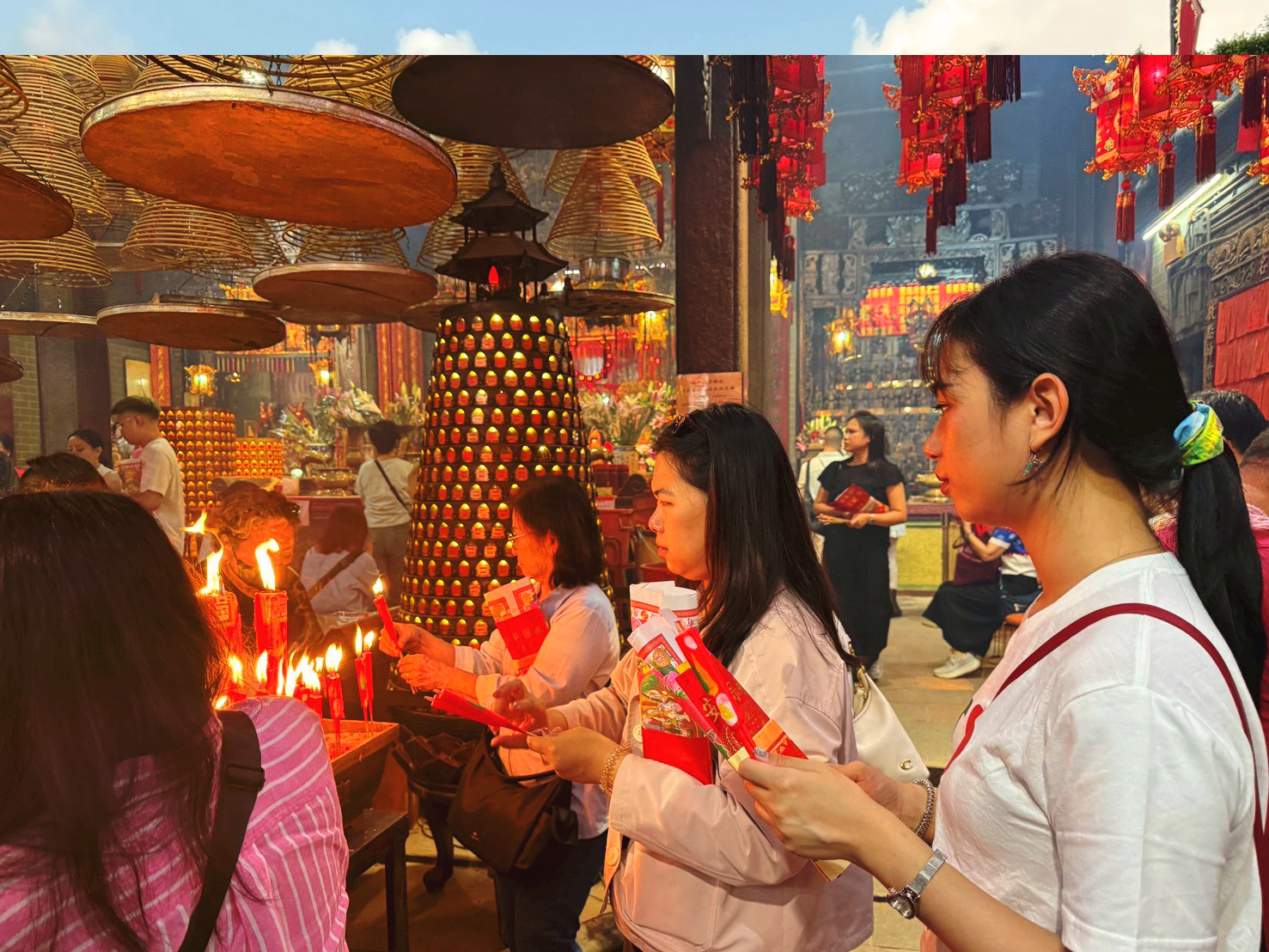 AD-HKG006-CX : ฮ่องกง ดิสนีย์แลนด์ พีคแทรม ไหว้พระ 5 วัด | 3วัน 2คืน