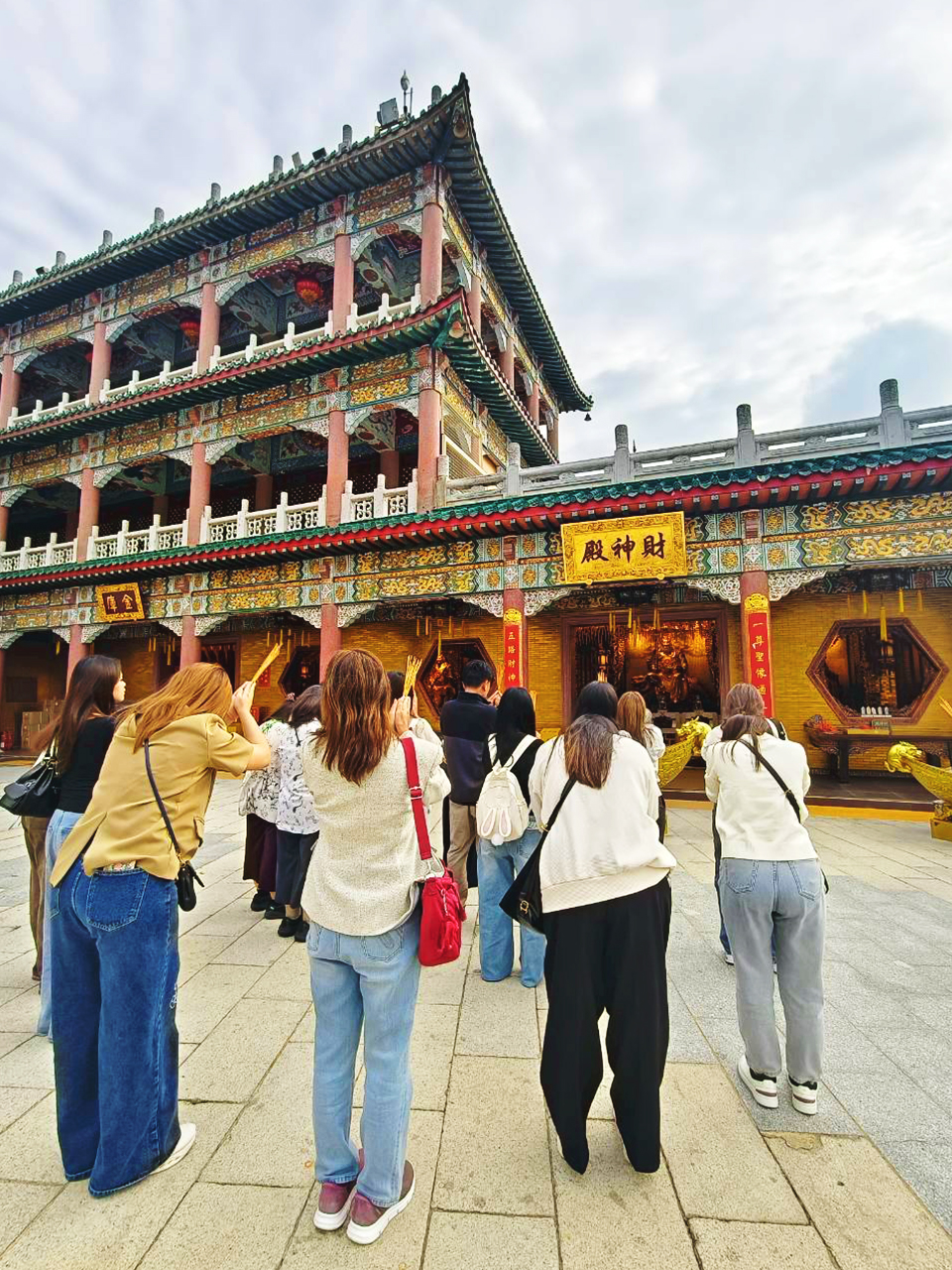 AD-HKG310-HB : ฮ่องกง ไหว้พระวัด “ลับ” ตามรอยซินแสดัง ช้อปปิ้งเต็มวัน | 4 วัน 2 คืน