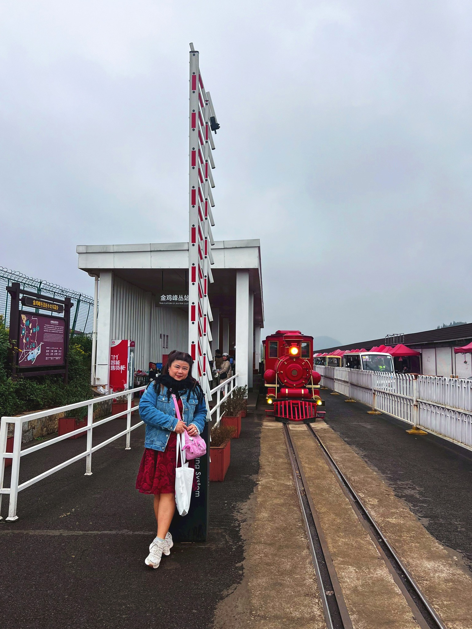 AD-KMG008-KY: คุนหมิง โหลวผิง ซากุระอี้เหลียง | 4 วัน 3 คืน (บินตรง !!)