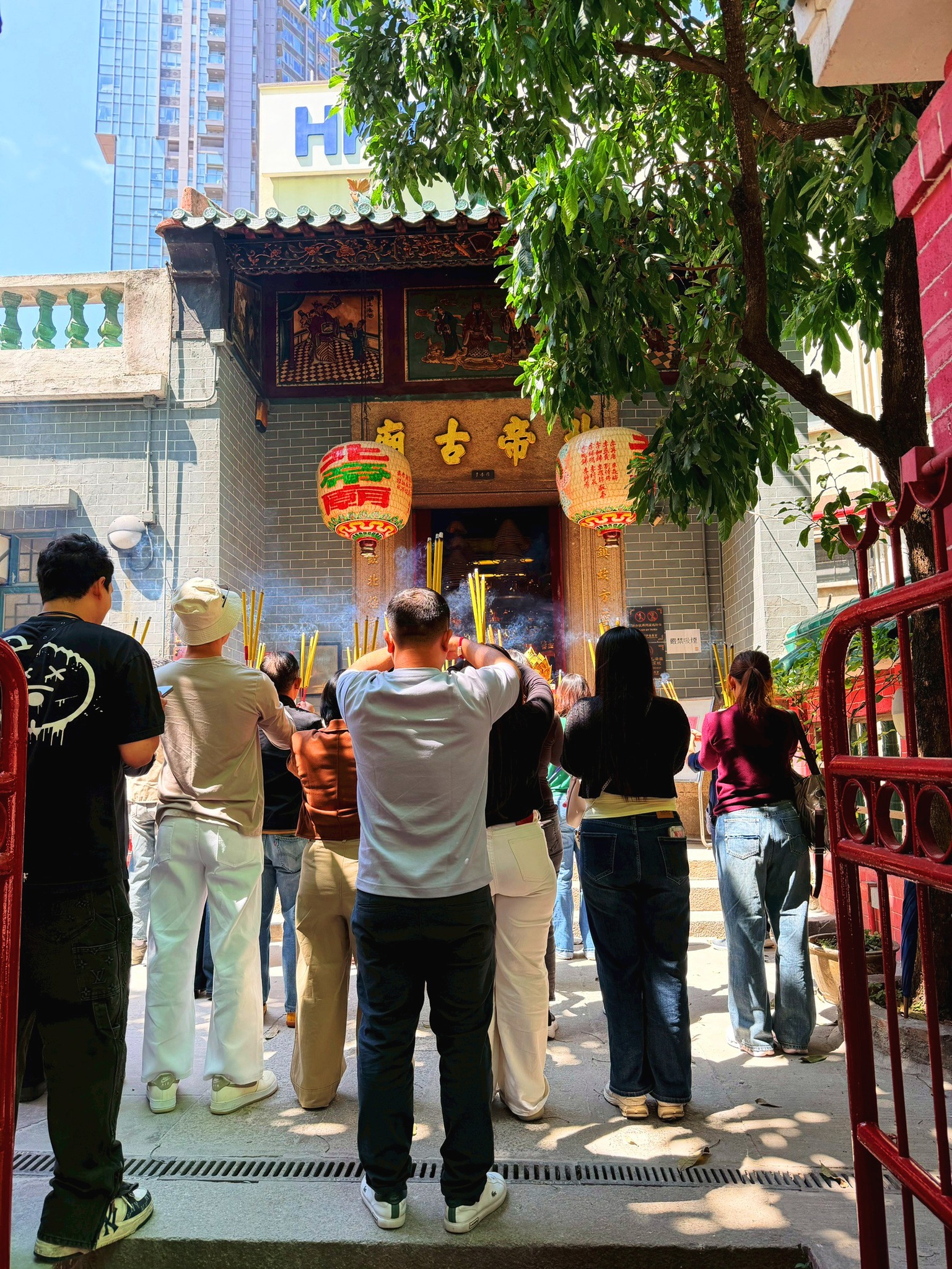 AD-HKG003-HB : ยืมเงินเจ้าแม่กวนอิมวันเปิดท้องพระคลัง ไหว้พระ 8 วัด | 4 วัน 2 คืน