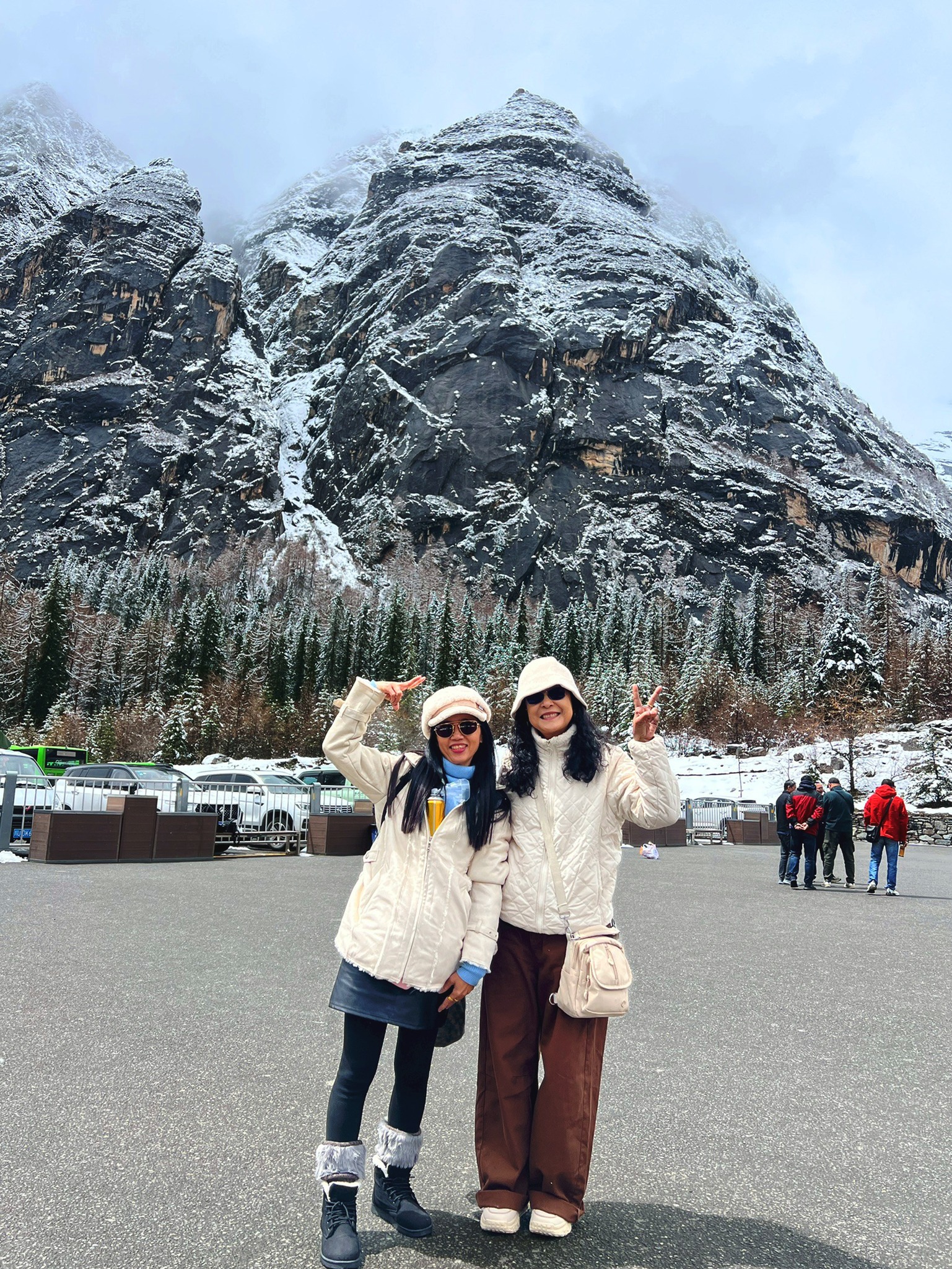 AD-TFU013-9C : เฉินตู ภูเขาสี่ดรุณี อุทยานปี้เผิงโกว | 5 วัน 4 คืน