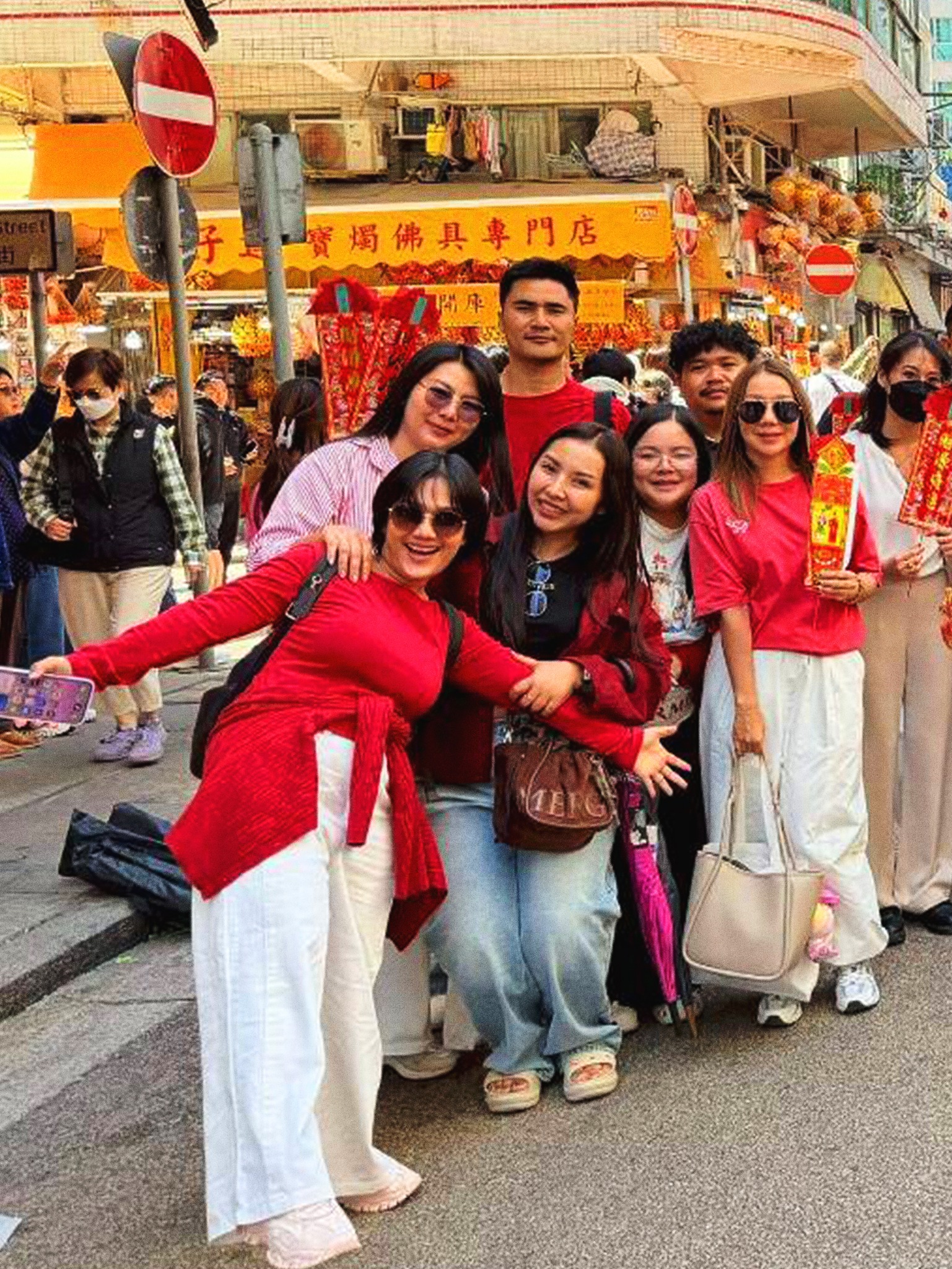 AD-HKG003-HB : ยืมเงินเจ้าแม่กวนอิมวันเปิดท้องพระคลัง ไหว้พระ 8 วัด | 4 วัน 2 คืน