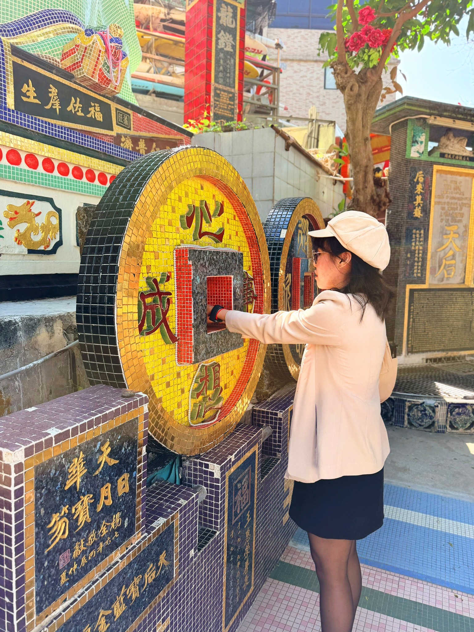 AD-HKG003-HB : ยืมเงินเจ้าแม่กวนอิมวันเปิดท้องพระคลัง ไหว้พระ 8 วัด | 4 วัน 2 คืน