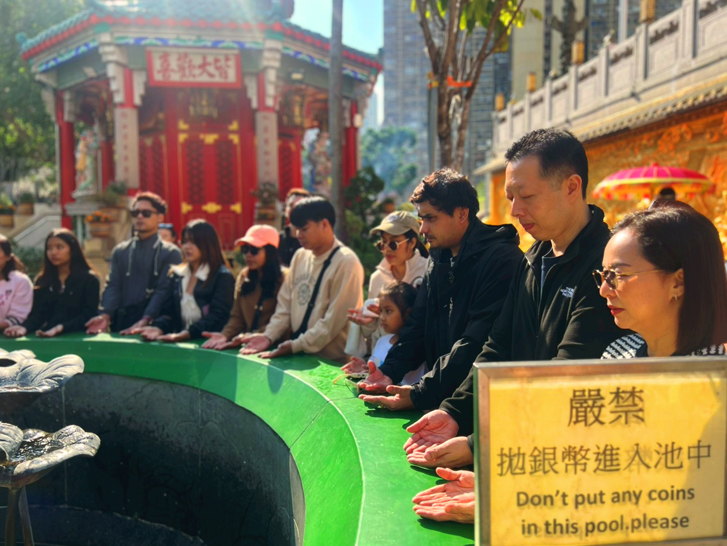 AD-HKG303-305-HB : ฮ่องกง ดิสนีย์แลนด์ ไหว้พระ 9 วัด