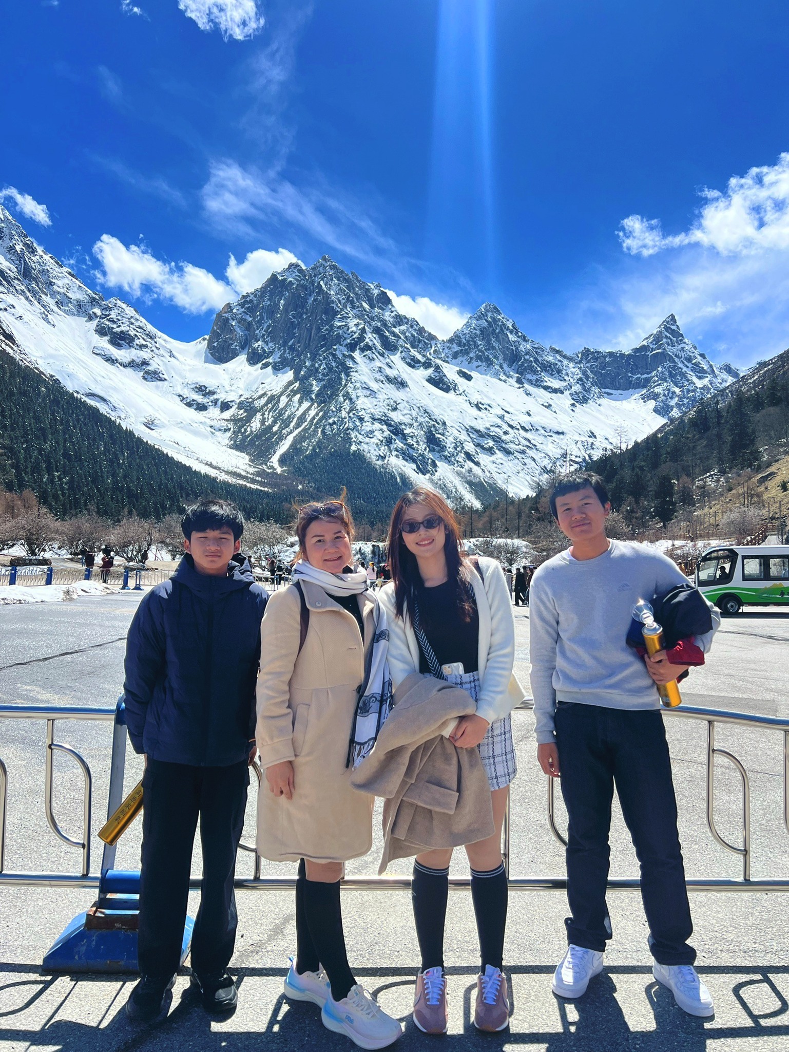 AD-TFU013-9C : เฉินตู ภูเขาสี่ดรุณี อุทยานปี้เผิงโกว | 5 วัน 4 คืน