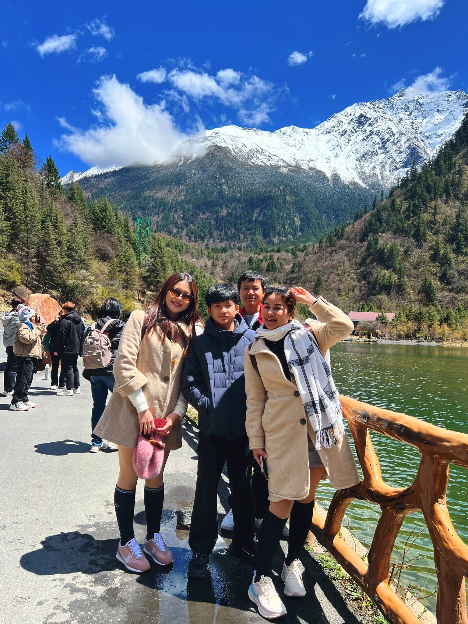 AD-TFU013-9C : เฉินตู ภูเขาสี่ดรุณี อุทยานปี้เผิงโกว | 5 วัน 4 คืน