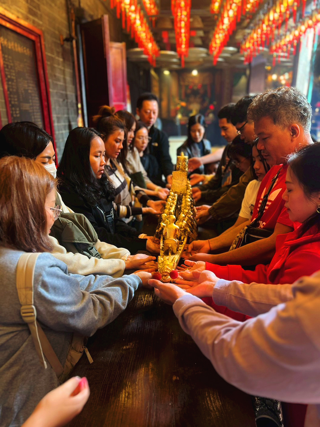 AD-HKG303-305-HB : ฮ่องกง ดิสนีย์แลนด์ ไหว้พระ 9 วัด