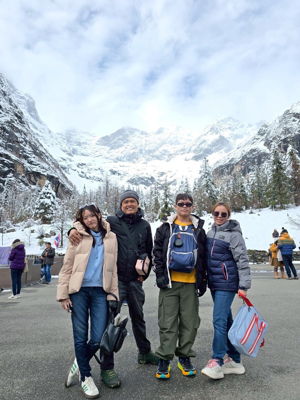 AD-TFU004-SL : เฉิงตู ภูเขาสี่ดรุณี อุทยานปี้เผิงโกว | 6 วัน 5 คืน