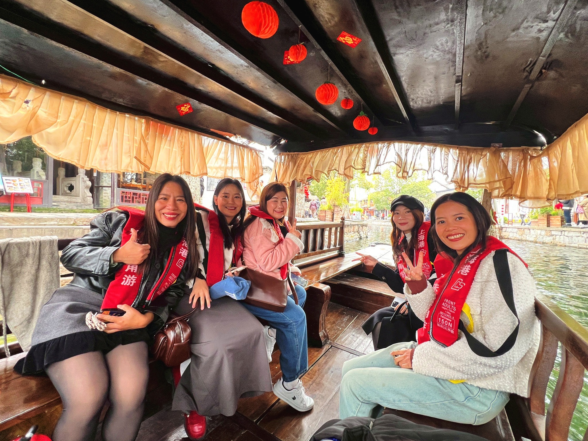 AD-PVG003-004-9C : เซี่ยงไฮ้ ล่องเรือชมเมืองโบราณจูเจียเจี่ยว Free Day / เซี่ยงไฮ้ ดิสนีย์แลนด์ ล่องเรือชมเมืองโบราณจูเจียเจี่ยว | 5 วัน 3 คืน