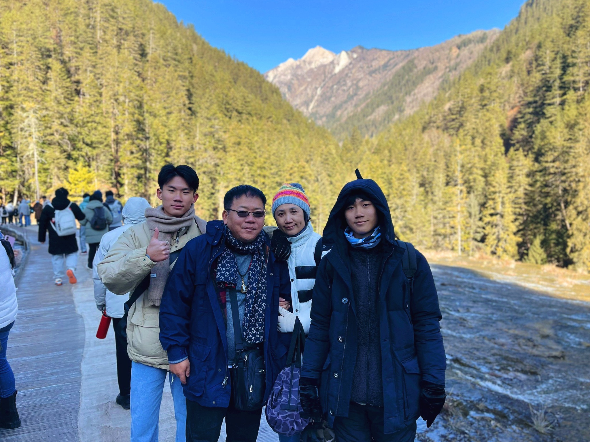 AD-TFU011-9C : เฉิงตู จิ่วจ้ายโกว หวงหลง | 6 วัน 5 คืน